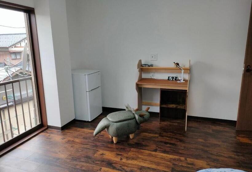 Standard 4 Pers. Værelse Delt Badeværelse, 11月フルリフォーム 12月オープン恐竜一色ゲストハウスdinosaur Guesthouse