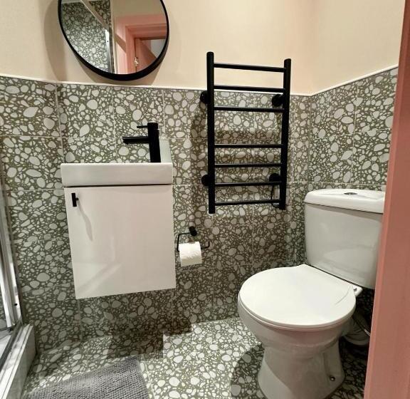 חדר סטנדרט, Cozy En Suite Loft In Trendy Local