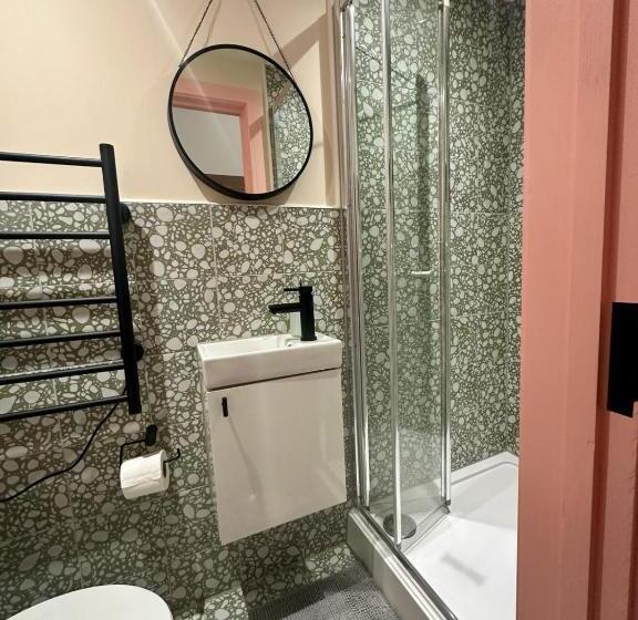 חדר סטנדרט, Cozy En Suite Loft In Trendy Local