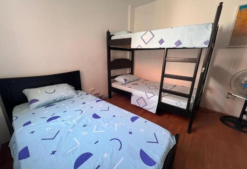 اتاق چهار تخته با دستشویی مشترک, Epifania Hostel