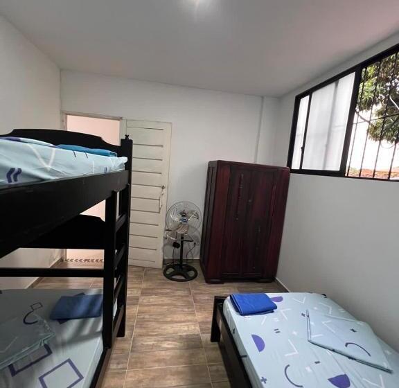 バスルーム共同エコノミー4人部屋, Epifania Hostel