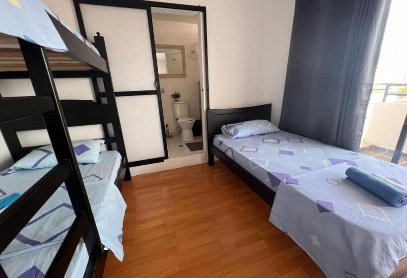 اتاق استاندارد چهار تخته, Epifania Hostel