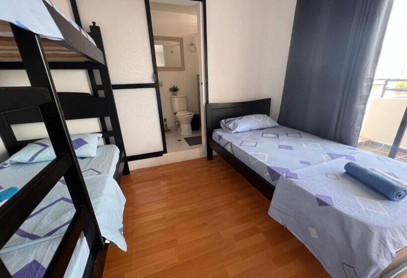 اتاق استاندارد چهار تخته, Epifania Hostel