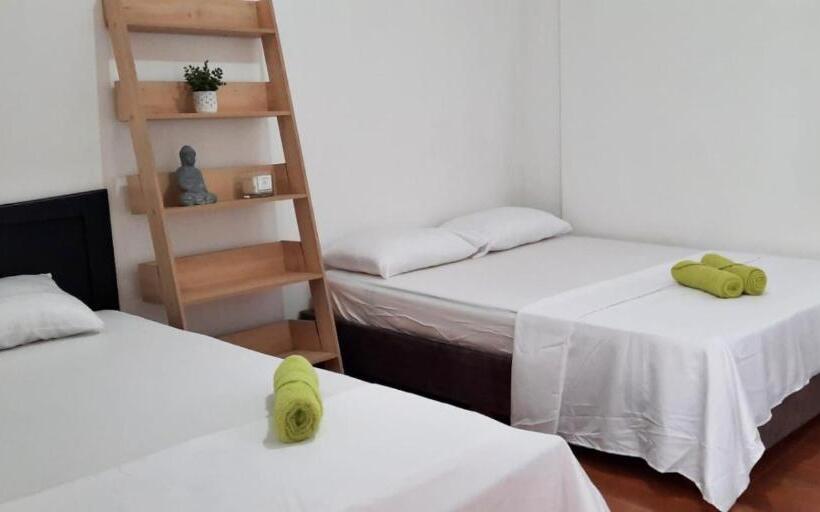 خانه 1 خوابه, Epifania Hostel