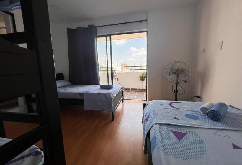 اتاق استاندارد چهار تخته, Epifania Hostel