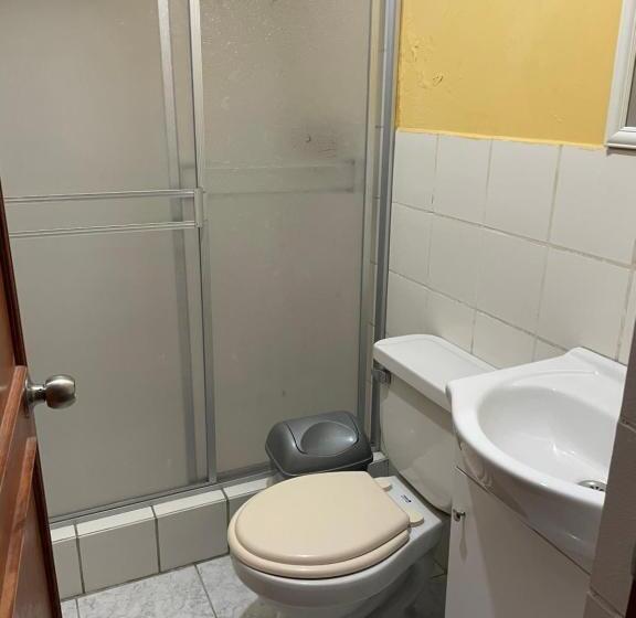 Quarto Estandar, Hostal Alborada
