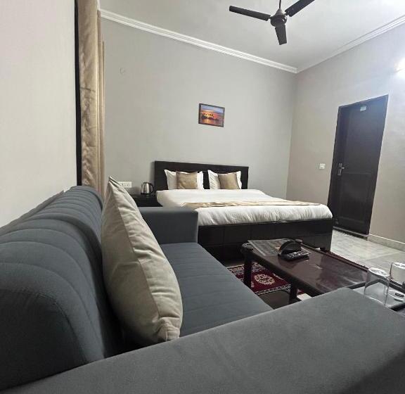 StandaardKamer, Raj Residency