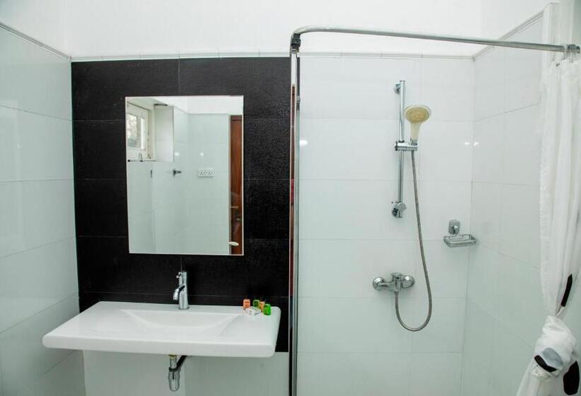 سرير فى غرفة مشتركه, Funk Bunks   By The Lake