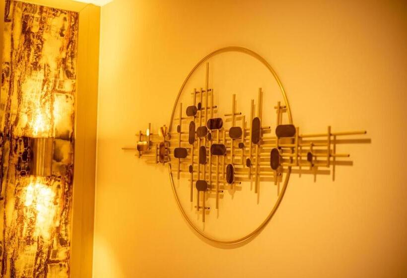 带大床的高级房间, Holloway