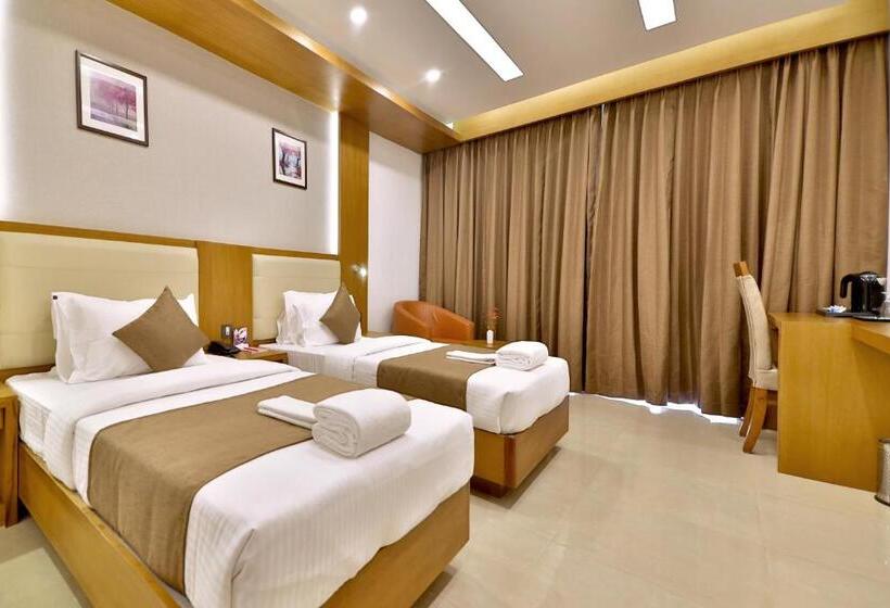 Номер Deluxe, Jomeriya International