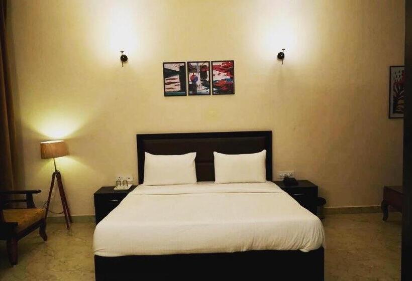 חדר דלוקס, Saluja Primeland