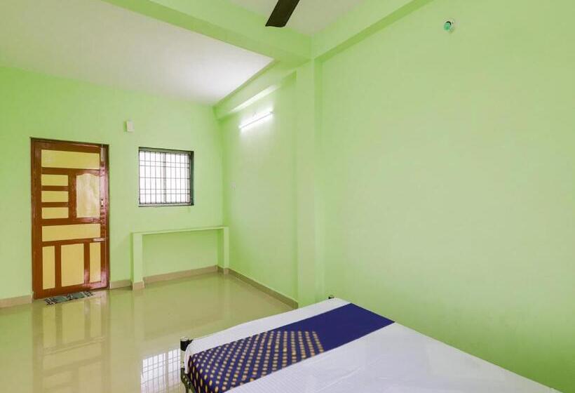 غرفة كلاسيكية ثلاثية, Spot On The Green Park