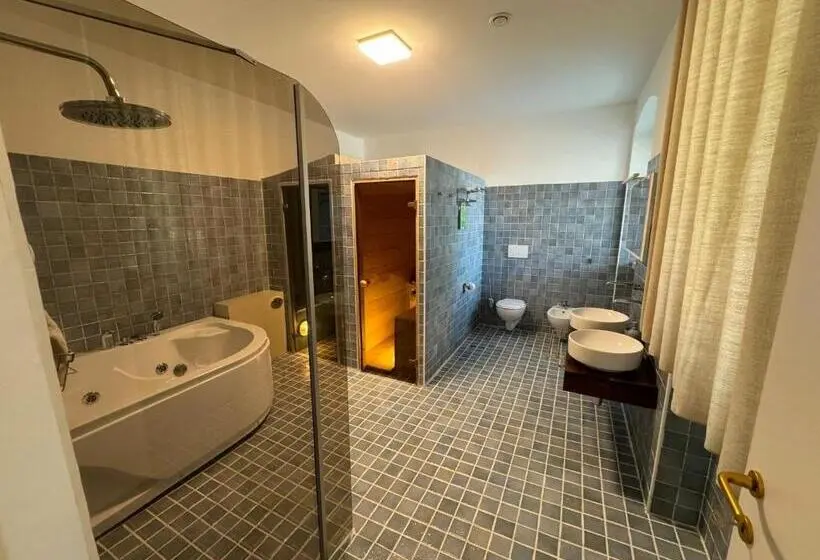 Deluxe-huone, Lamapulia
