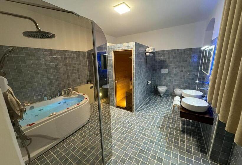 Номер Deluxe, Lamapulia