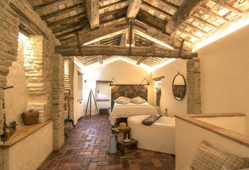 جناح مزود بجاكوزى, Tuttomio Suite Con Idromassaggio