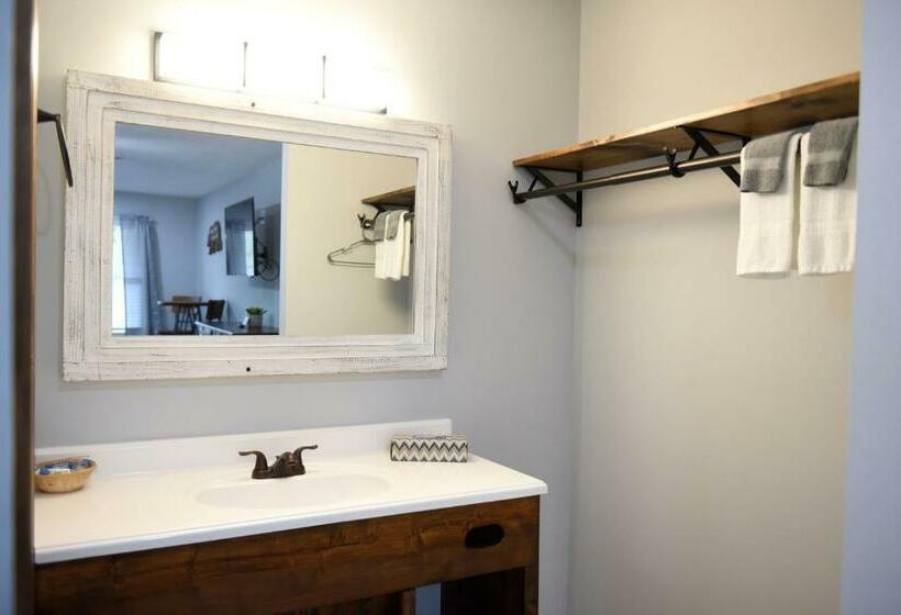 غرفة قياسية, Heidi Motel   Helen