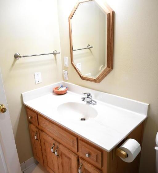 جناح مطلّ علي الجبل, Heidi Motel   Helen