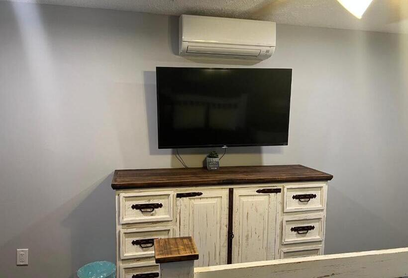 غرفة قياسية لذوى الاحتياجات الخاصة, Heidi Motel   Helen