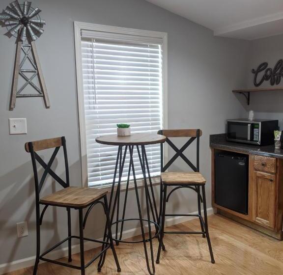 غرفة ديلوكس سرير كينج, Heidi Motel   Helen