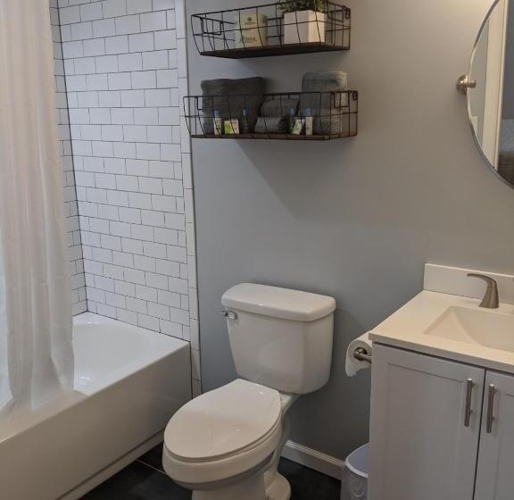 إستوديو ديلوكس, Heidi Motel   Helen