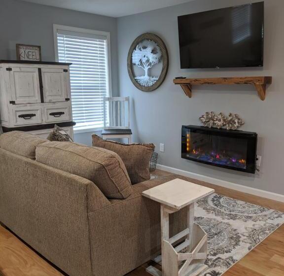 إستوديو ديلوكس, Heidi Motel   Helen