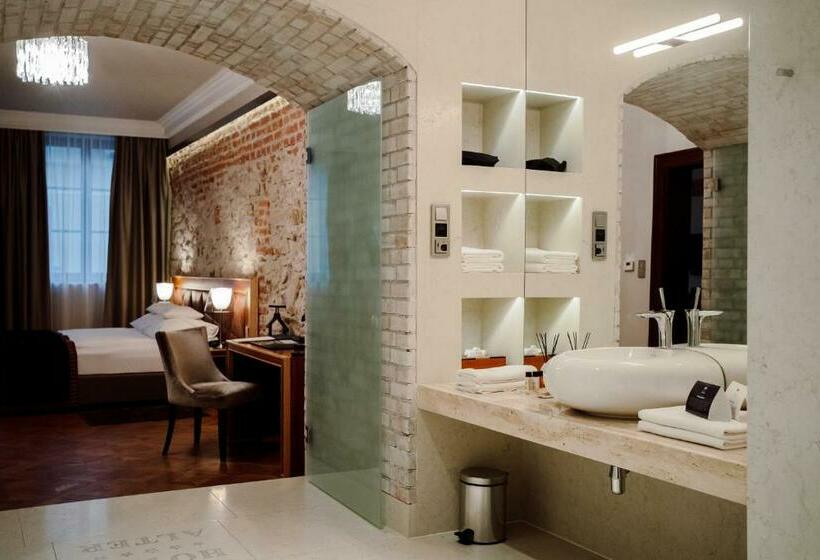 سوییت لوکس, Alter