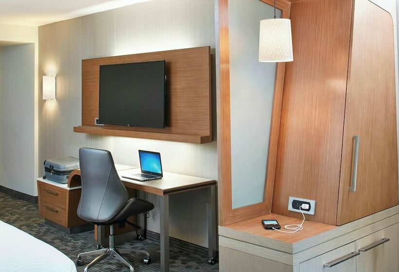 スイート, Courtyard By Marriott Lake George