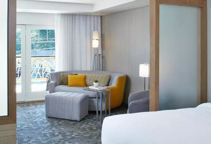 スイート, Courtyard By Marriott Lake George