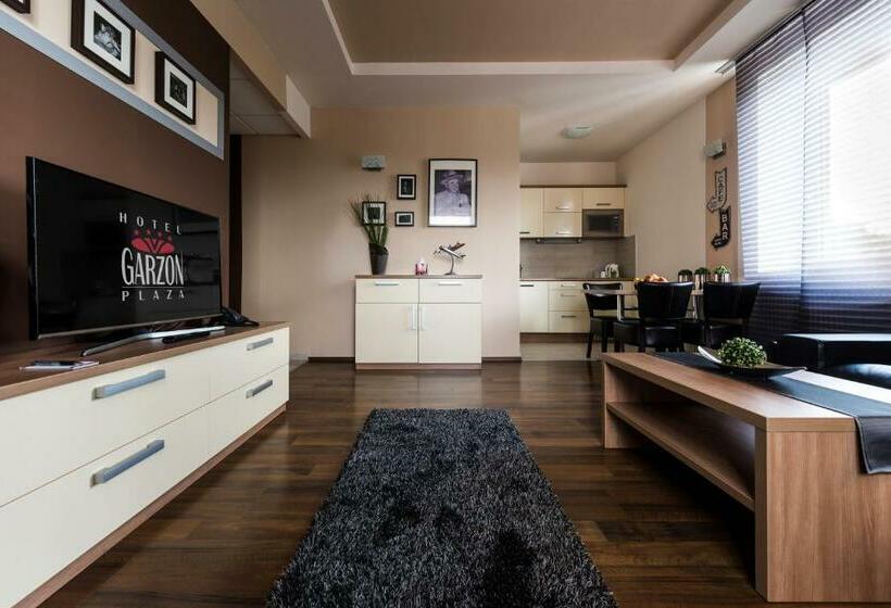 套房, Garzon Plaza