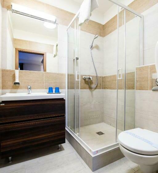 高级大房间, Garzon Plaza