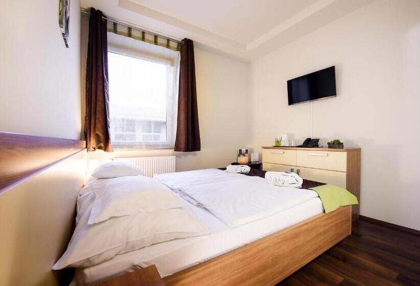 Номер Стандарт, Garzon Plaza