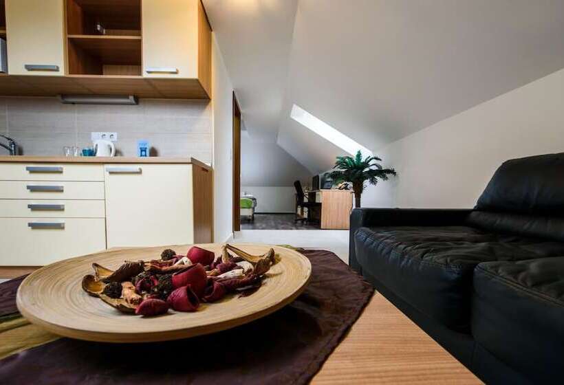 带1个卧室的公寓, Garzon Plaza