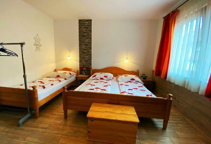 اتاق استاندارد سه نفره, Guesthouse Mesec Zaplana