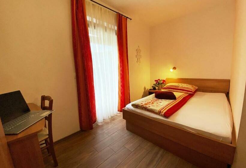 اتاق استاندارد یک نفره, Guesthouse Mesec Zaplana