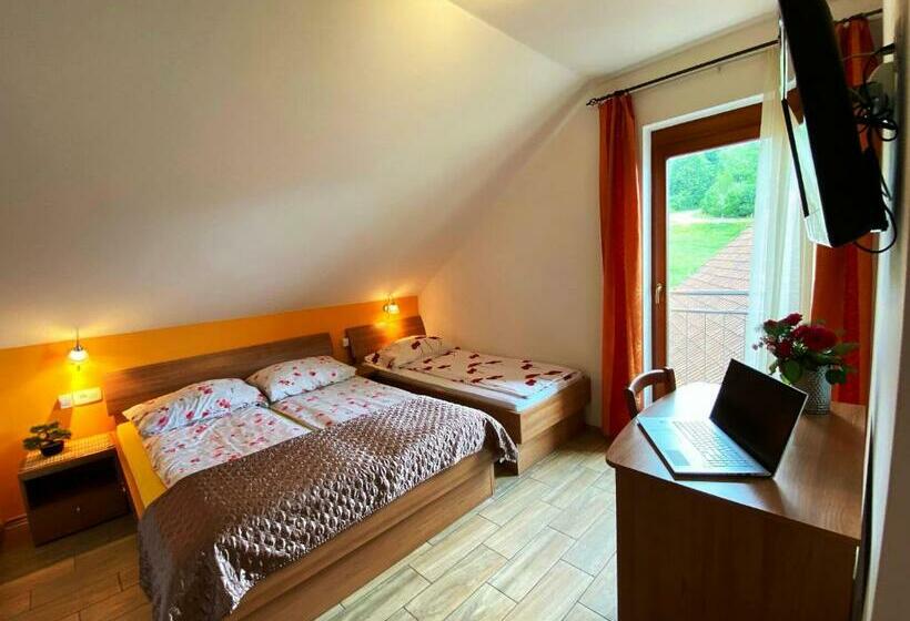 اتاق استاندارد سه نفره, Guesthouse Mesec Zaplana