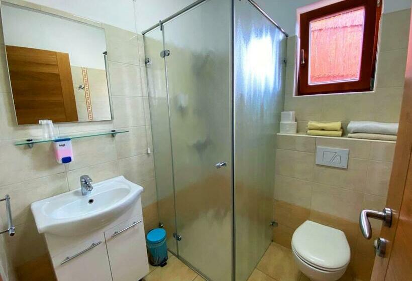 اتاق استاندارد سه نفره, Guesthouse Mesec Zaplana