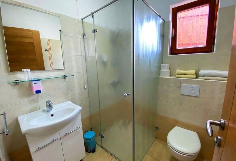 اتاق خانوادگی, Guesthouse Mesec Zaplana