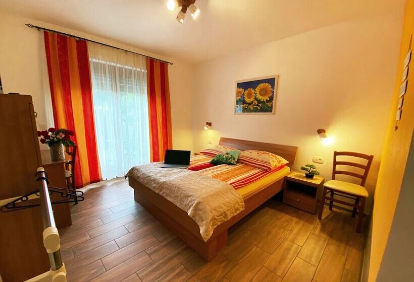 اتاق خانوادگی, Guesthouse Mesec Zaplana
