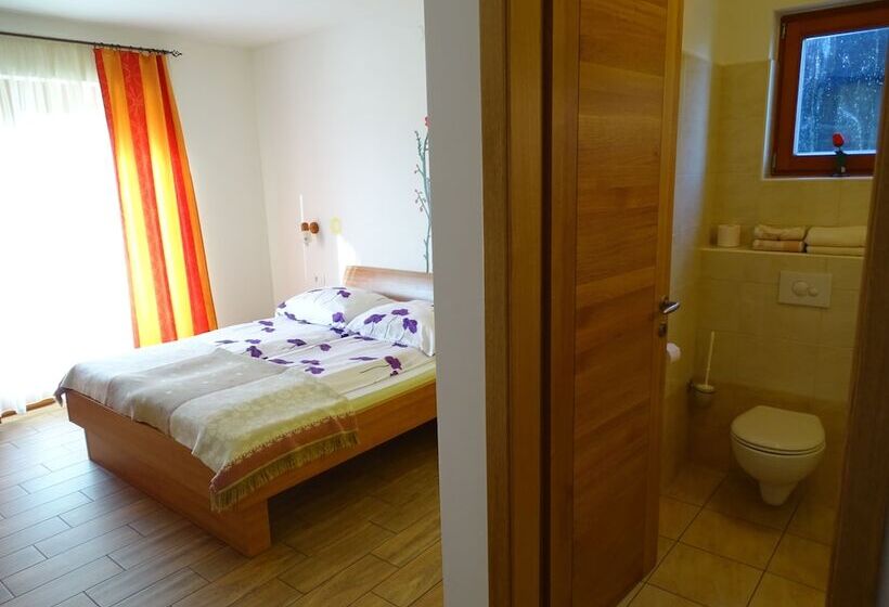 اتاق خانوادگی, Guesthouse Mesec Zaplana