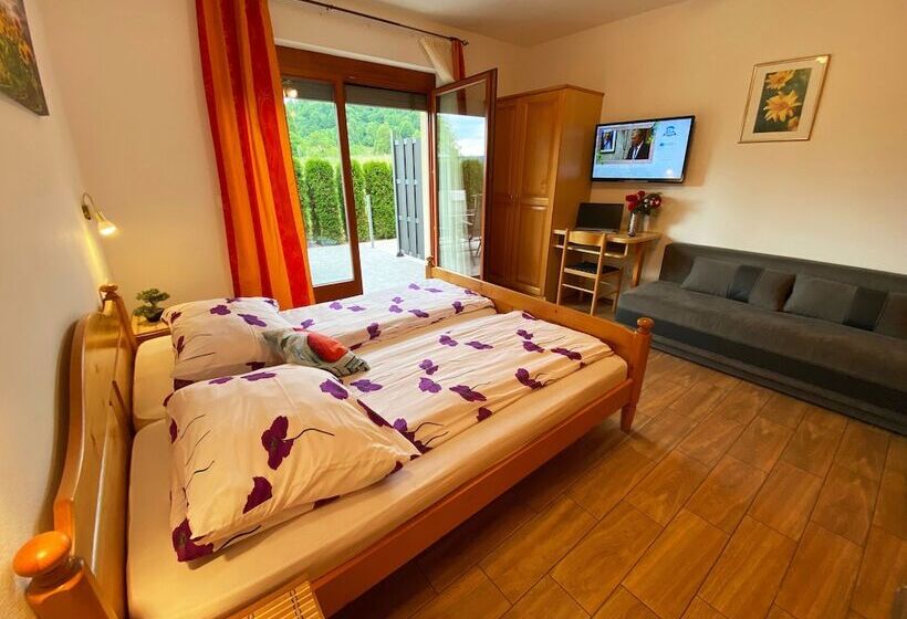 اتاق خانوادگی, Guesthouse Mesec Zaplana