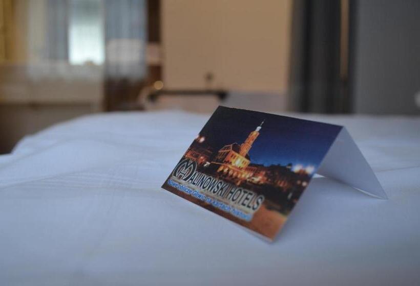 اتاق استاندارد یک نفره, Malinowski Economy