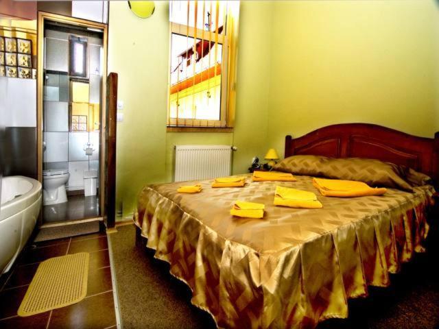 דירת חדר, Pension Flamingo