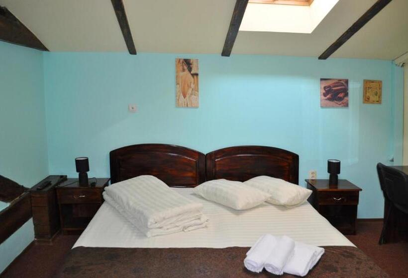 סוויטה, Pension Flamingo