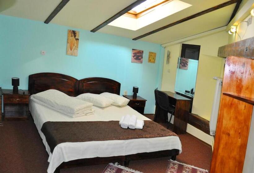 סוויטה, Pension Flamingo