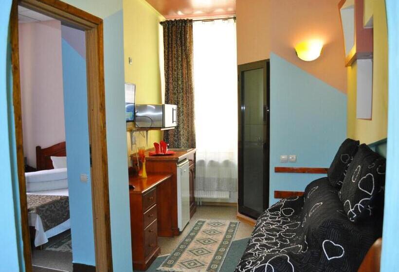 דירת חדר, Pension Flamingo