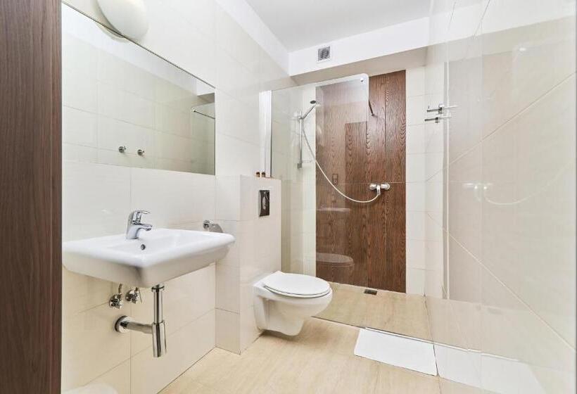 اتاق استاندارد, Poniwiec Mała Czantoria