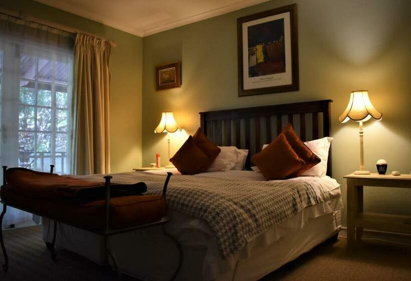 غرفة قياسية, The Red Tin Roof