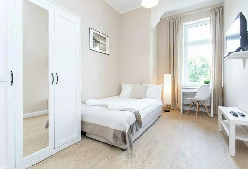 اتاق استاندارد با سرویس بهداشتی مشترک, Riviera Rooms