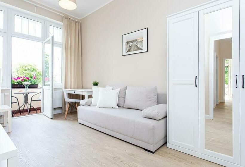 اتاق استاندارد با سرویس بهداشتی مشترک, Riviera Rooms