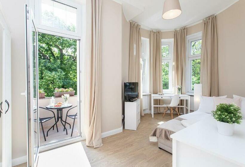 اتاق استاندارد با سرویس بهداشتی مشترک, Riviera Rooms